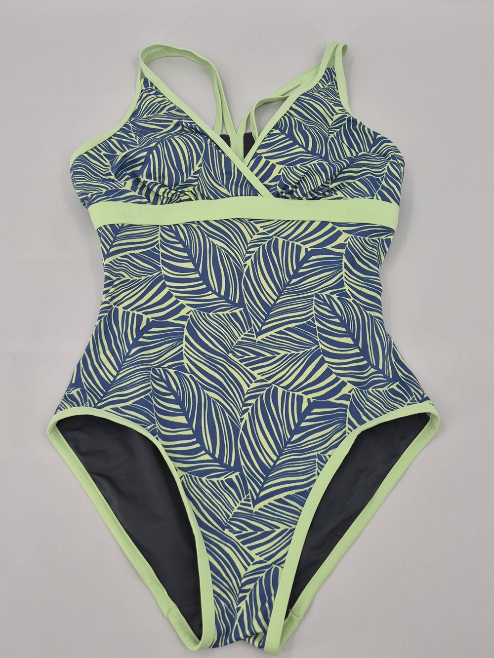 LL Bean One Piece Size 6 Reg Green Blue Leaf Print Tank Swimsuit UPF 50+ New